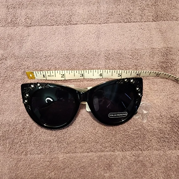 ๐ BLACK FLORAL RHINESTONE CAT EYE SUNGLASSES - Picture 7 of 7
